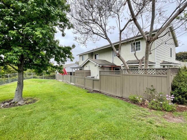 Building Photo - Charming Townhome in Desirable Calavera Hills!