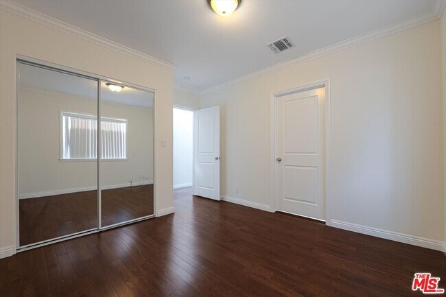 Building Photo - 809 N La Jolla Ave