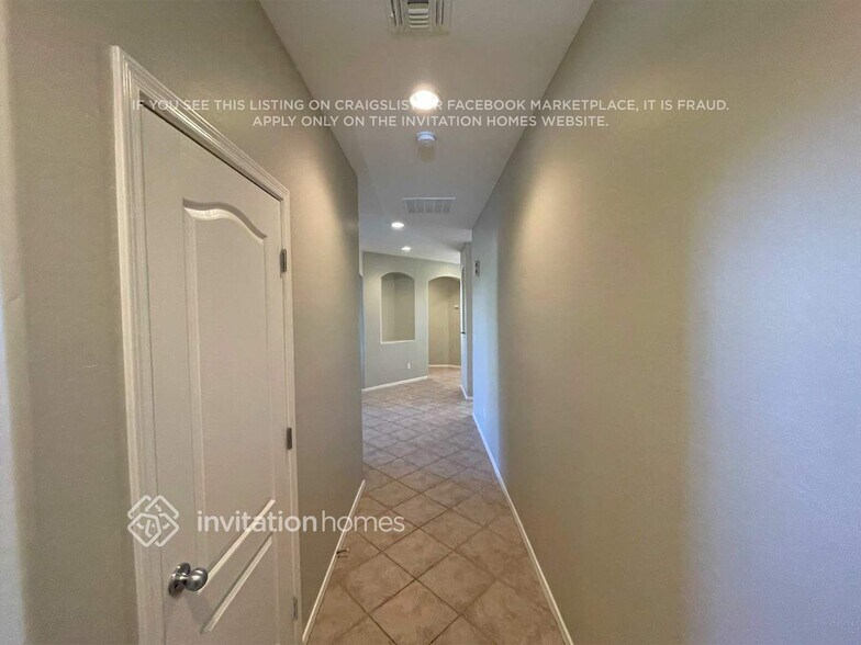 Building Photo - 17682 W Cavedale Dr
