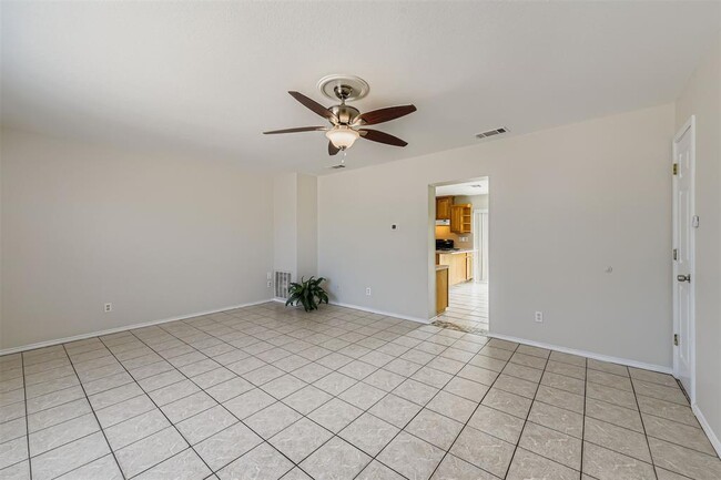 Building Photo - 15601 Hebbe Ln
