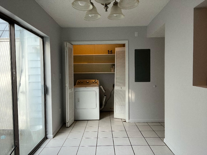 Building Photo - 1215 Shalom Dr