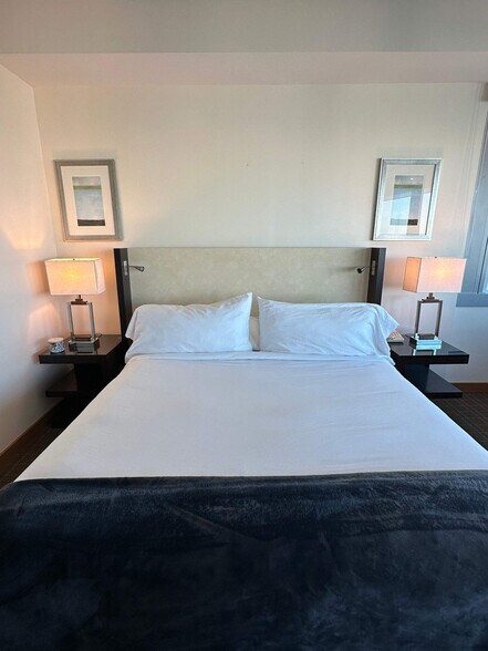 Building Photo - 1395 Brickell Bay Dr