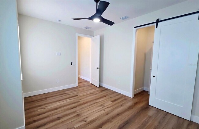 Building Photo - Bold Sarasota Bay Luxury Custom Home, 5 beds/4 baths, Private pool.