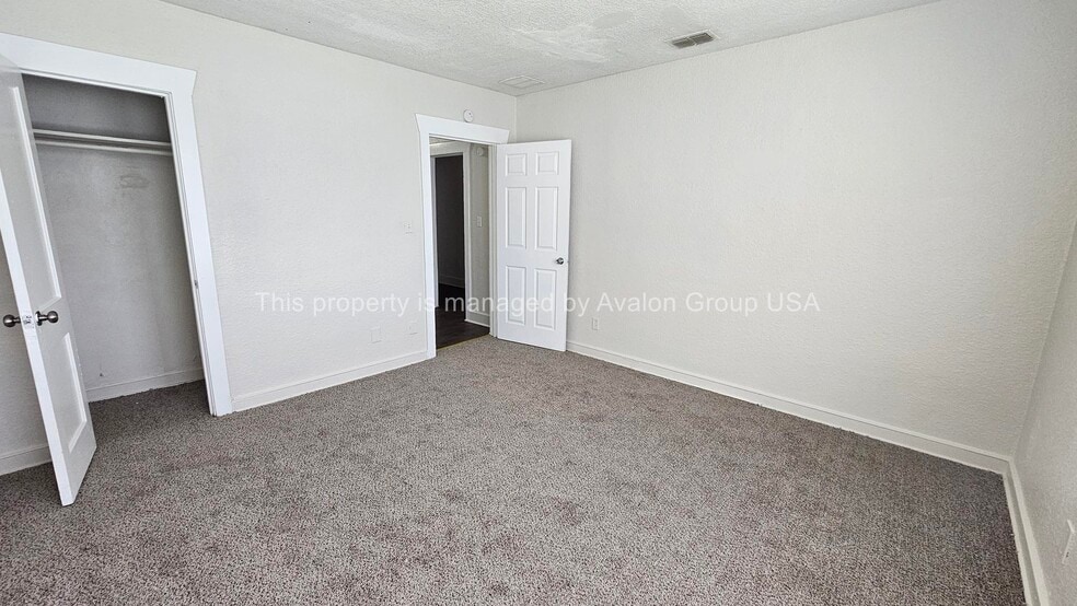 Building Photo - 2701 Lowell Ave
