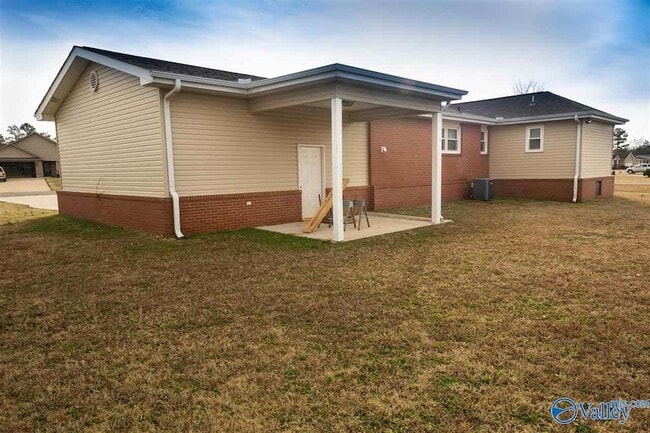 Building Photo - 17439 Morgan Dr