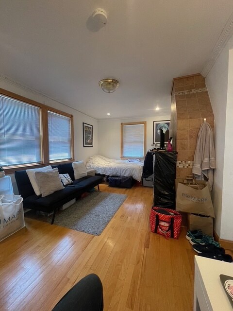 Building Photo - 275 Tappan St