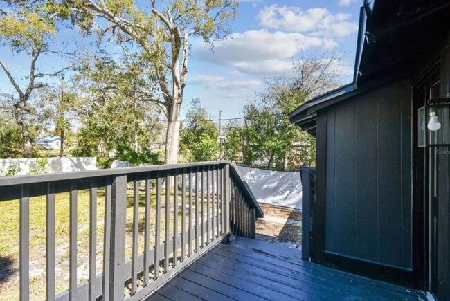 Building Photo - Housing Voucher Accepted: Charming 4-Bedroom Home in Saint Petersburg