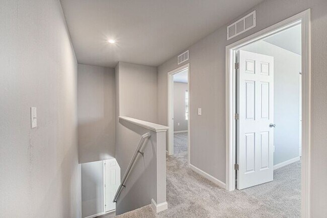 Building Photo - 5673 Claremount St