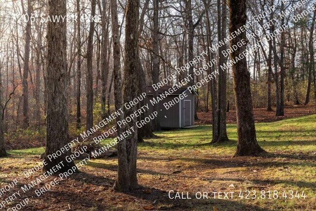 Building Photo - 7206 Sawyer Rd