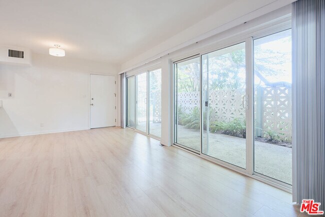 Building Photo - 7712 Pso Del Rey