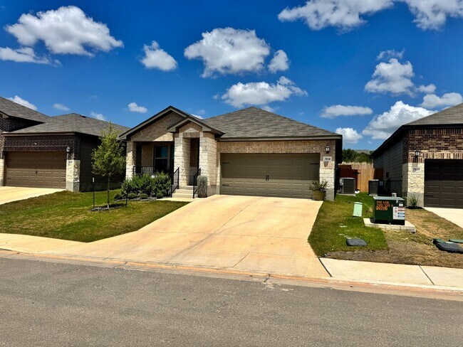 Building Photo - Bedroom Home with Quartz Counters, Appliances & Covered Patio in New Braunfels