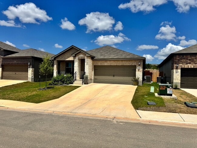 Building Photo - Ready For Move In - 9/1/25 New - 1 Story -...