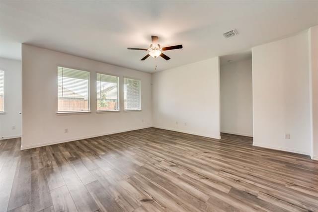 Building Photo - 1833 Lake Grove Dr