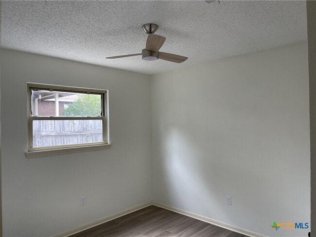 Building Photo - 3004 Panhandle Dr