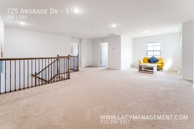 Building Photo - 725 Andrade Dr