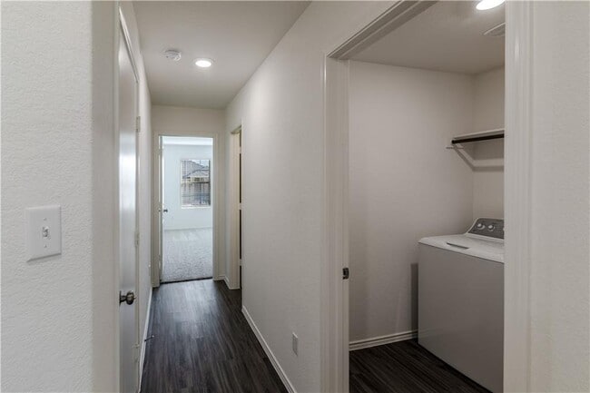 Building Photo - 744 Xanadu Dr