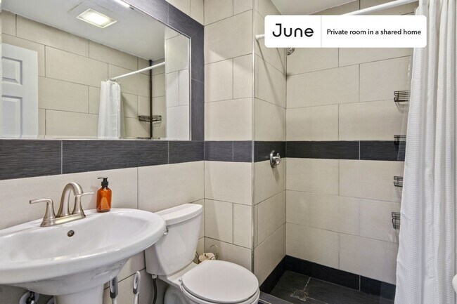 Building Photo - Room in Shared 4 bed/2 bath home in Allston