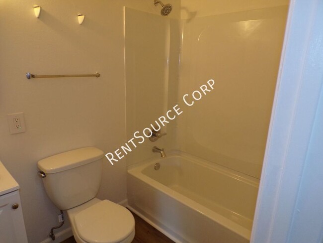 Building Photo - 1820 Calico Dr