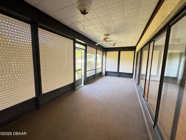 Building Photo - 1916 Seclusion Dr