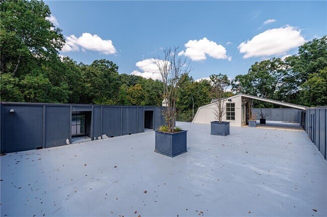 Building Photo - 3570 Knollwood Dr NW