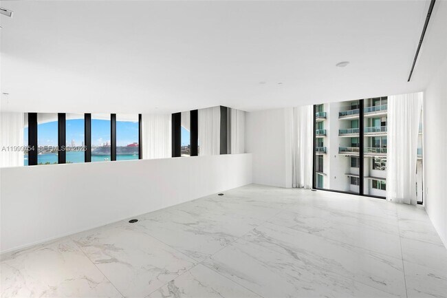 Building Photo - 1000 Biscayne Blvd