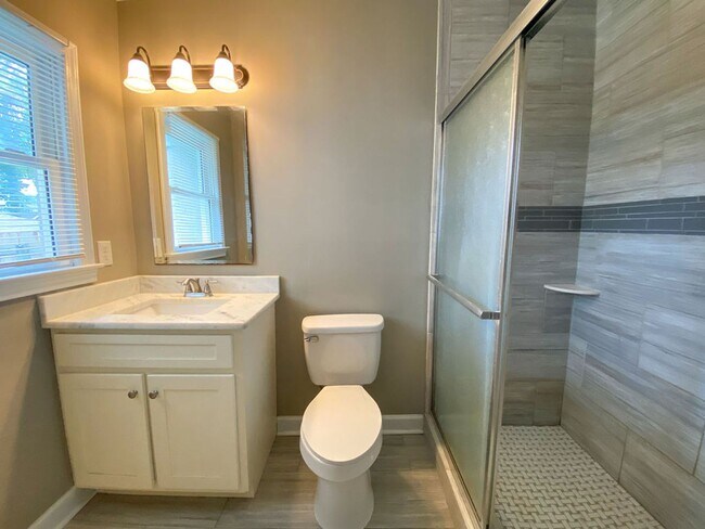 Building Photo - Nicely updated home in High Point Terrace