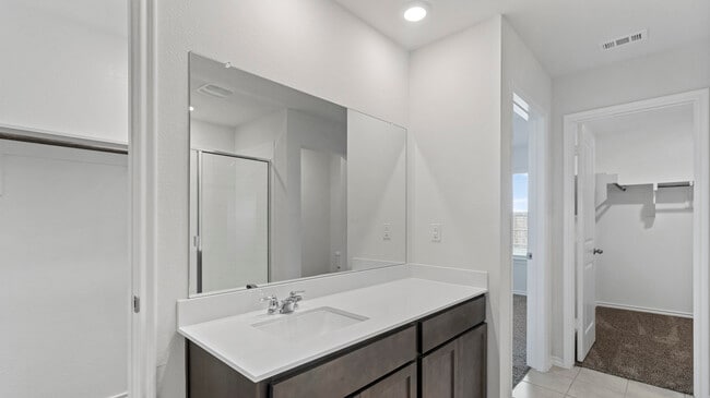 Building Photo - 402 Goliad St