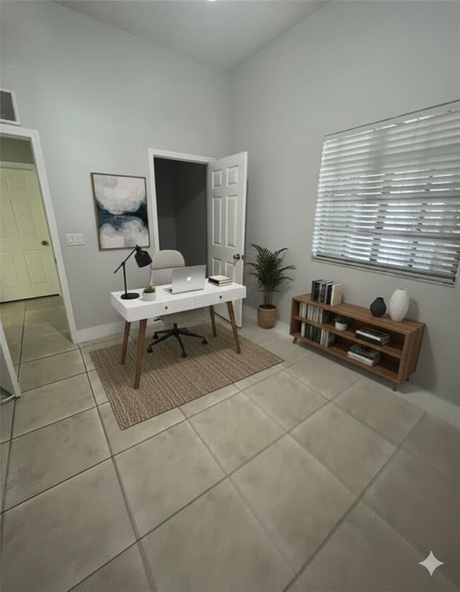 Building Photo - 2801 Riverside Dr