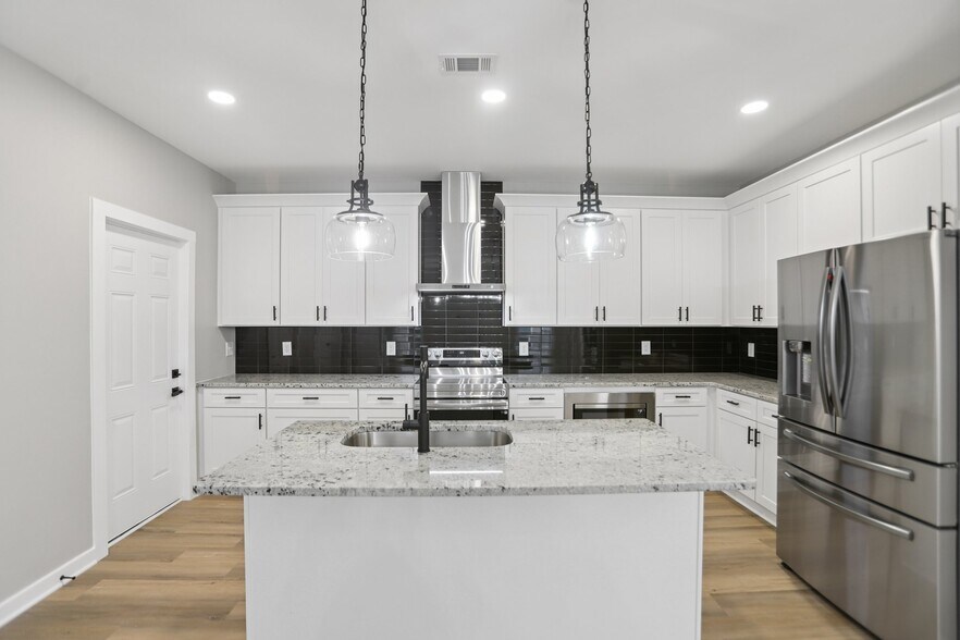 Building Photo - 3189 Jackson St