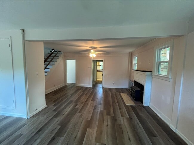 Building Photo - 55 Ridgefield Rd