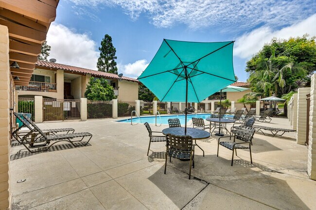 Building Photo - 6059 Rancho Mission Rd