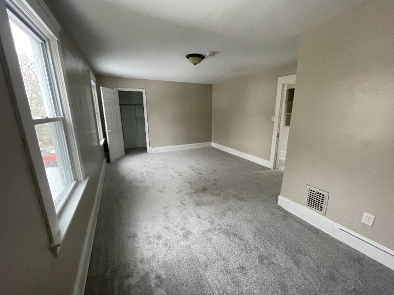 Building Photo - 16902 Langley Ave