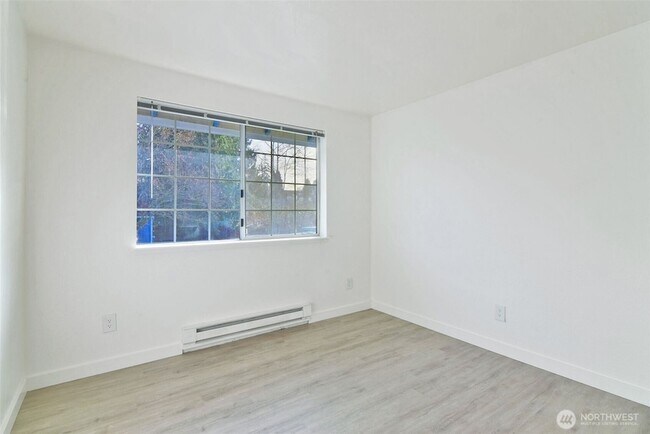 Building Photo - 16817 Larch Way