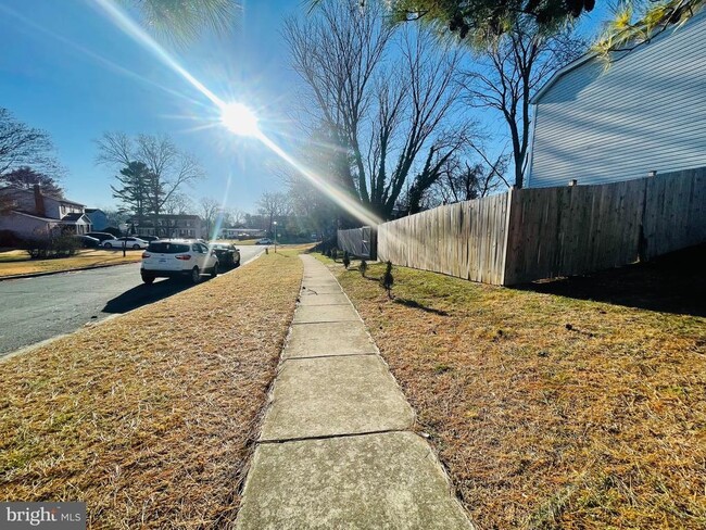 Building Photo - 13200 Cabinwood Dr