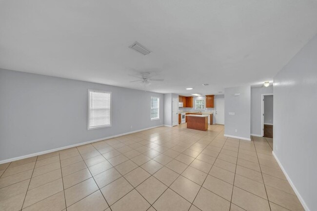 Building Photo - 5086 Greyfield Pl N