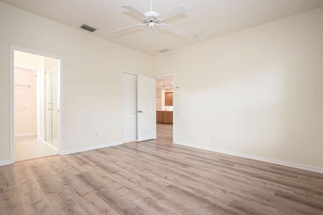 Building Photo - 8419 Whispering Woods Ct