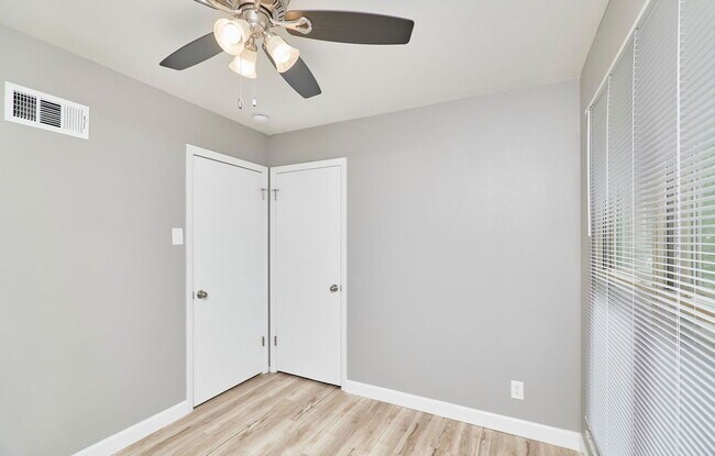 Building Photo - 11003 Fawnhaven Dr