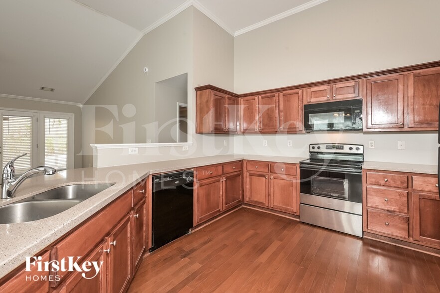 Building Photo - 660 Herring Rd