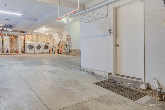 Building Photo - 465 35th Ave