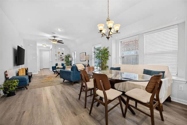 Building Photo - 12823 Silverbank Run Dr