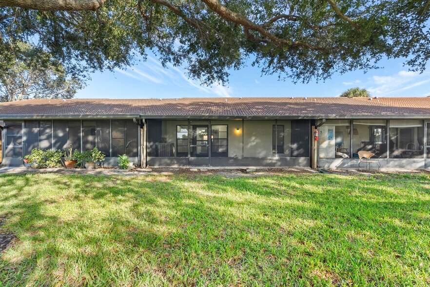 Building Photo - 7360 Ulmerton Rd