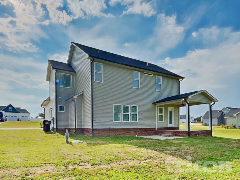 Building Photo - 94 Hazelwood Rd