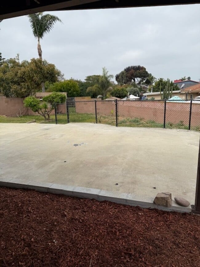 Building Photo - Just remodeled Chula Vista bungalow