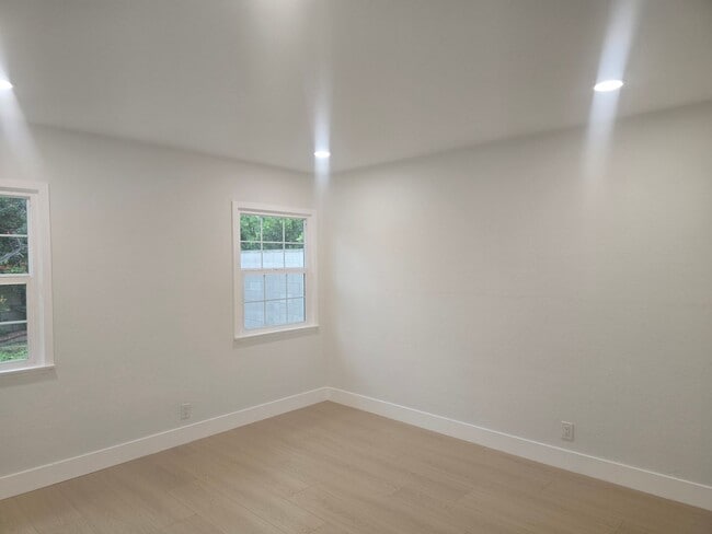 Building Photo - GLENHAVEN - ANAHEIM