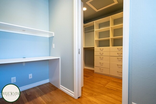 Building Photo - Stunning 3 Bed / 2 Bath Home | Attached Ga...