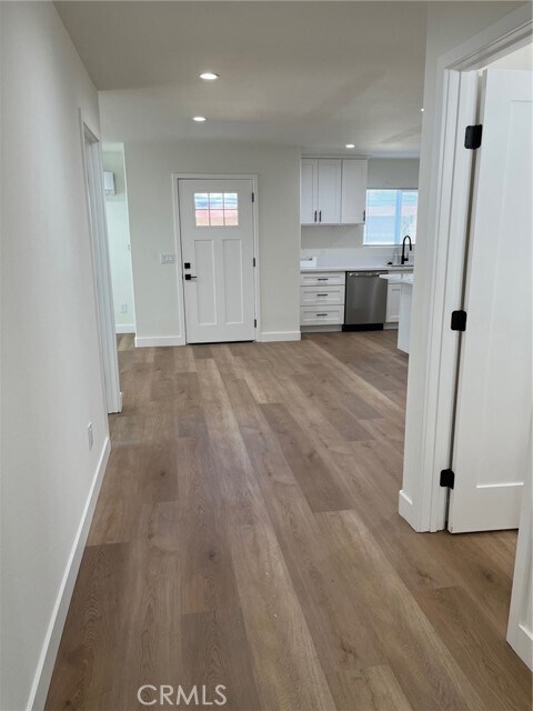 Building Photo - 504 E Stuart Ave