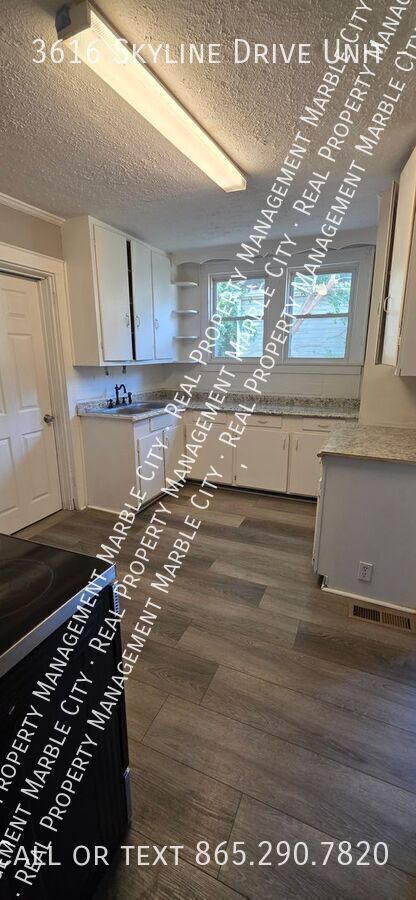 Building Photo - 3616 Skyline Dr