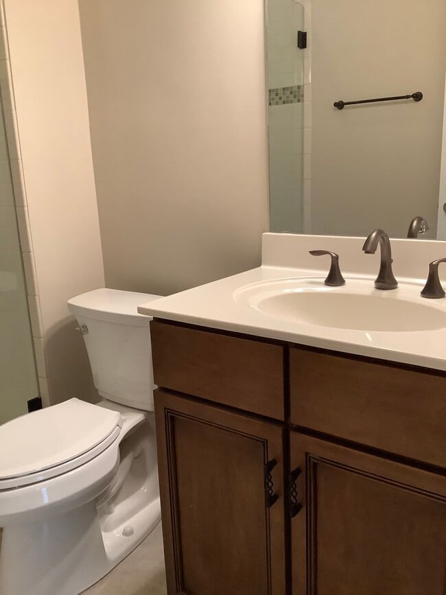 Building Photo - Newly Renovated! Music Row Gated Condo