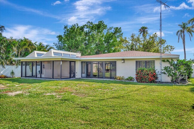 Building Photo - Beautiful West of the Trail 3-Bed/2-Bath H...