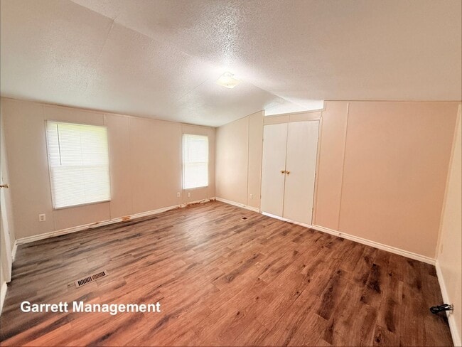 Building Photo - Hoover Valley 3/2 Home